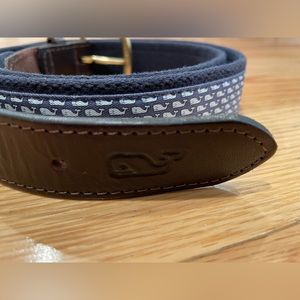Vineyard vines belt size 44 blue whales